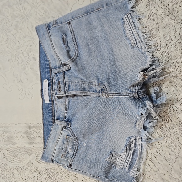 Hidden Jeans Pants - Hidden Jeans cut off jean shorts Size M